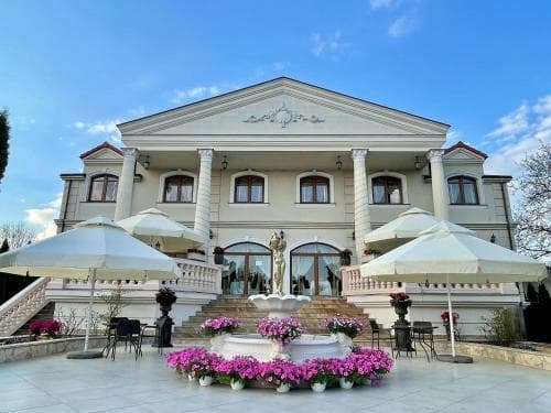 Palac Akropol
