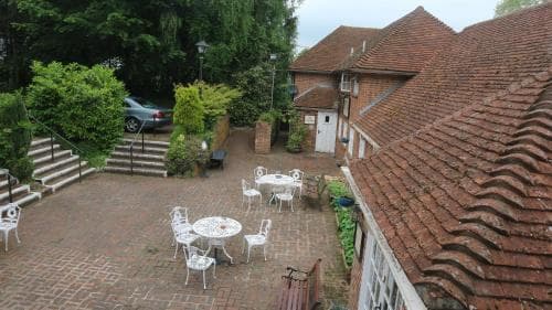 Harrow Inn