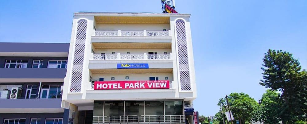 Fabhotel Park View