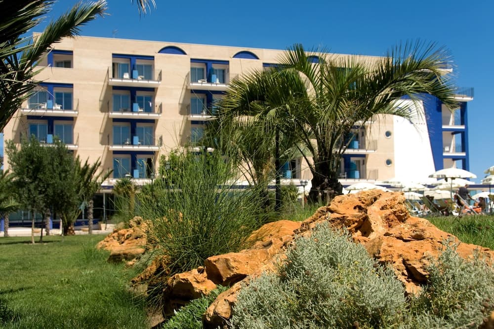Roses Hotel
