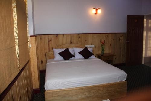 Honey Pine Hotel