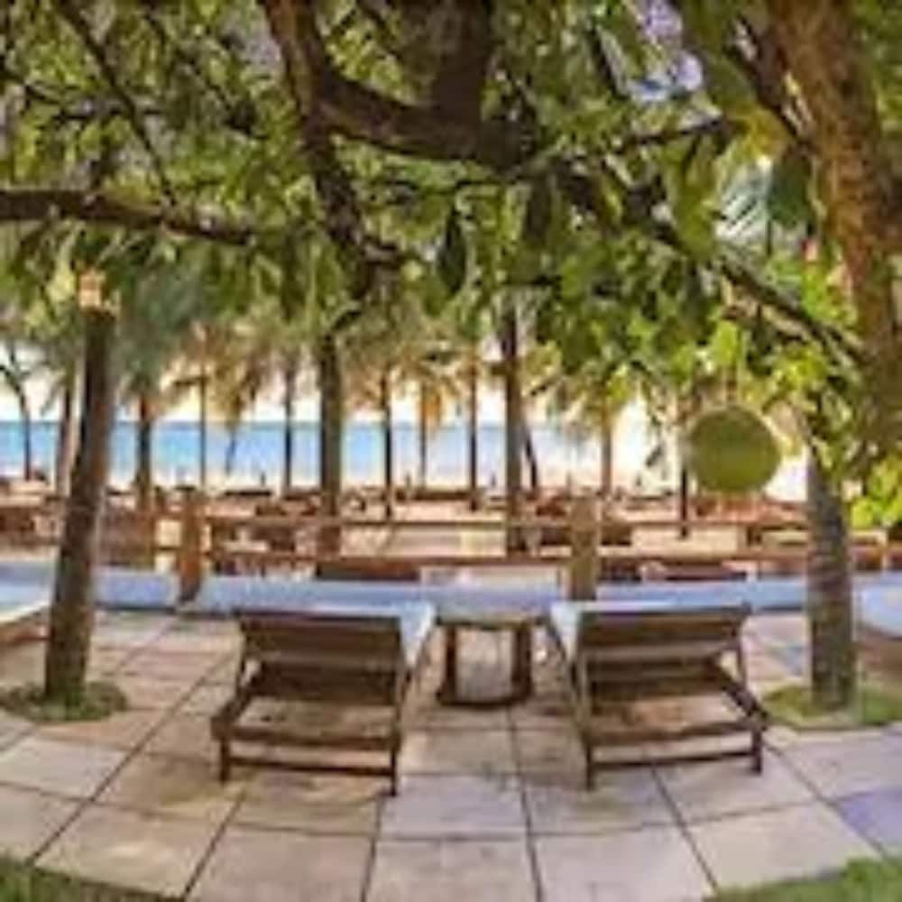 Duro Beach Hotel