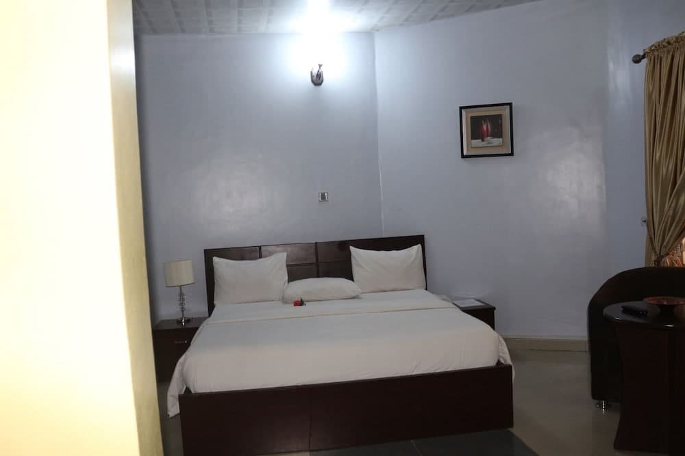 Albert Suites
