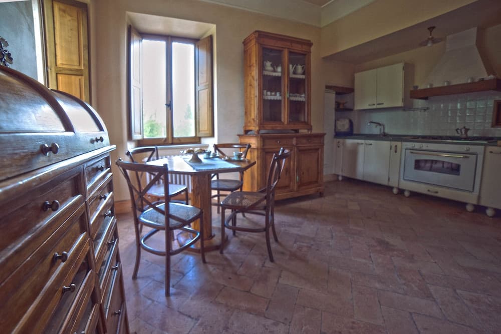 Borgo Acque Romane