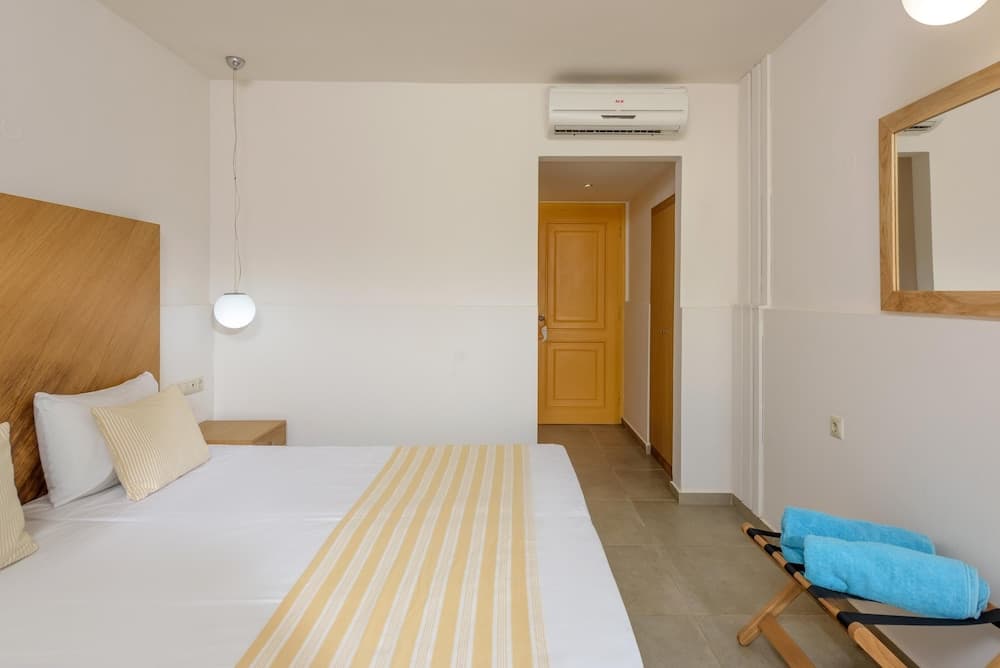Zeus Hotels Palm Beach