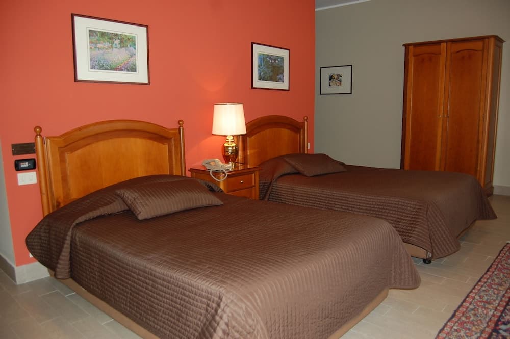 Garden Hotel