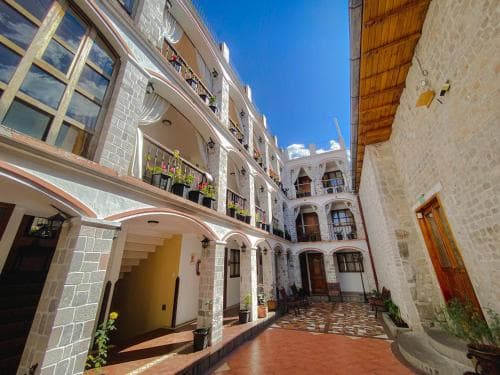 Villa De Tacvnga Hotel