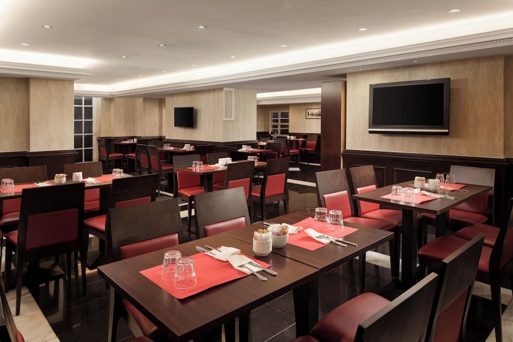 Royal Eagle Hotel