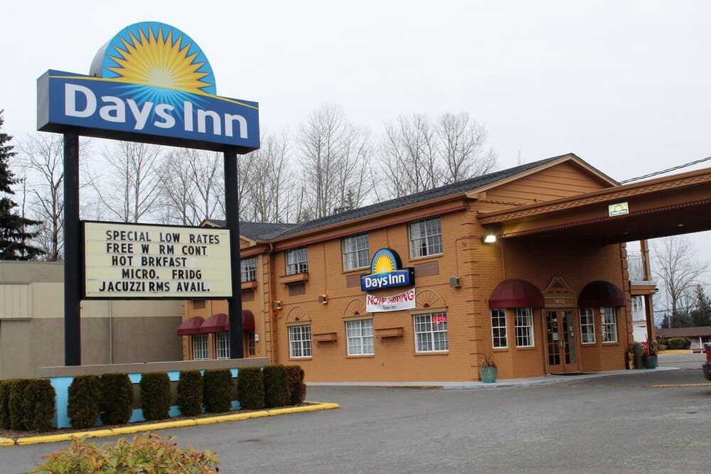 Days Inn by Wyndham Everett