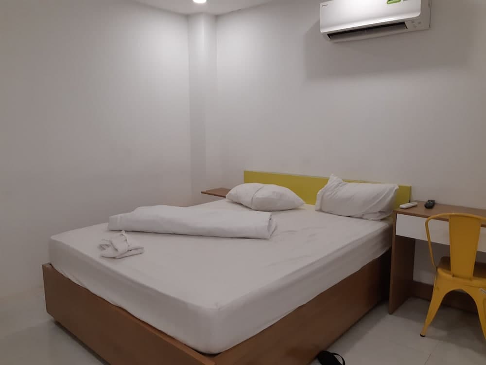 Yelo Hostel & Cafe