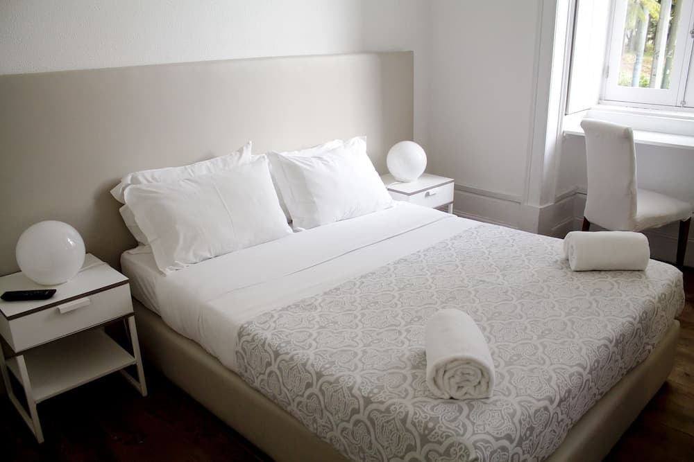 NS Hostel & Suites