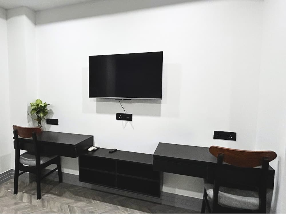 BedChambers Serviced Apartment, Golf Course, Gurgaon