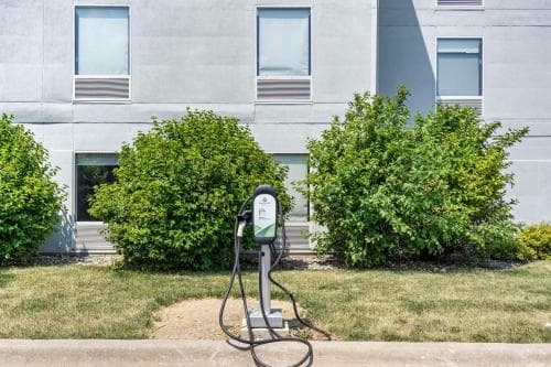Best Western Plus Bourbonnais Hotel & Suites