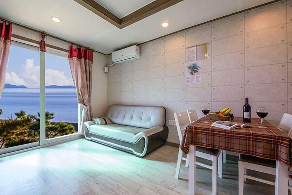 Seokmodo Heabeach Pension