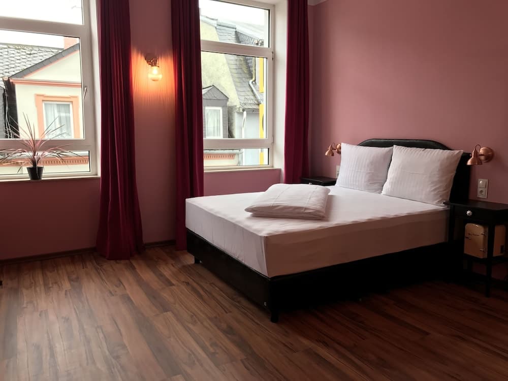 Hotel Mystique