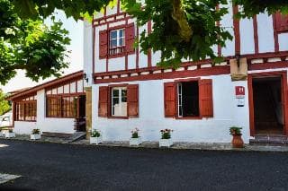 Logis Hotel Baratxartea