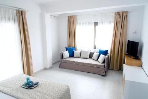 Stavros Beach Hotel