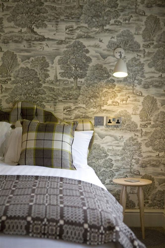 The Saracens Head Hotel