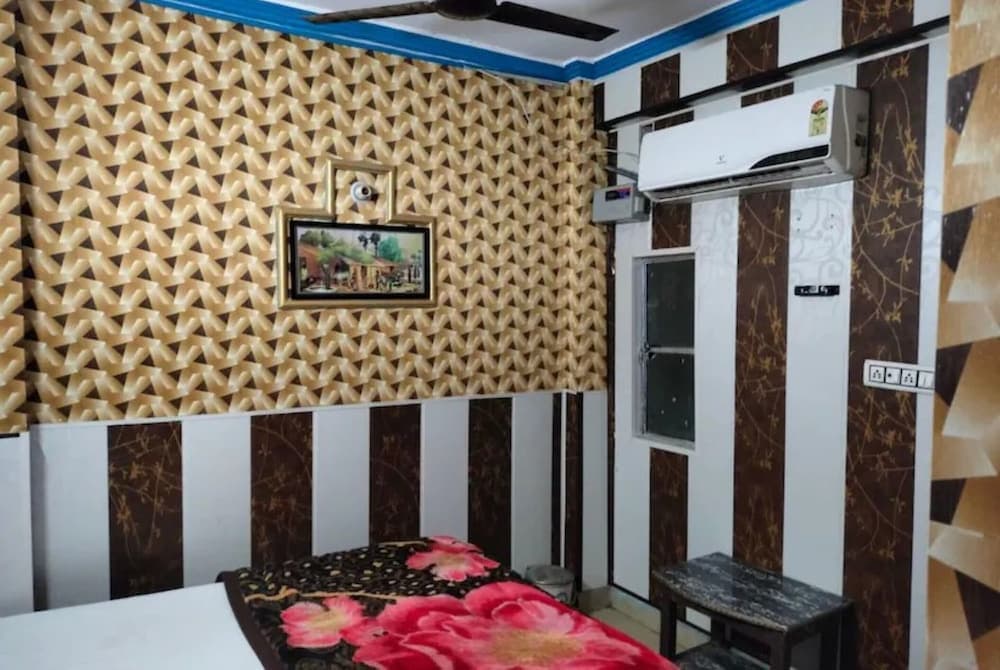 Hotel Asha Palace