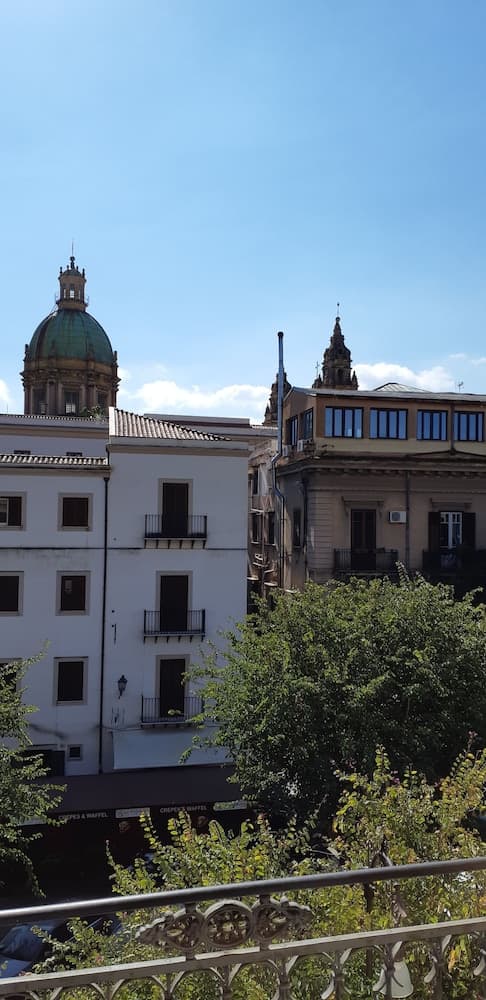 Cavour il Conte Camillo Bed&Breakfast