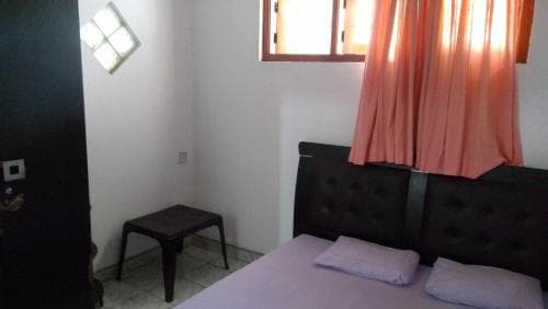 Sharaz Guest Inn