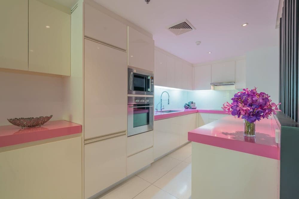 Surin 1 bedroom mountain view apartment ,near the beach and Muay Thai gym