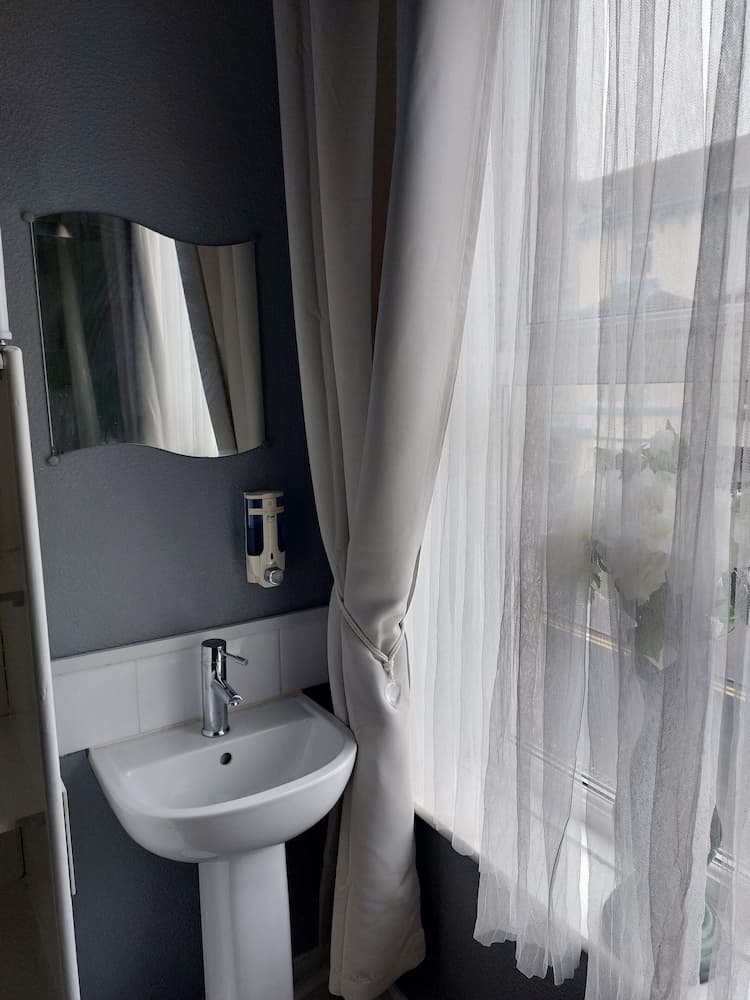 Lynbar Hotel