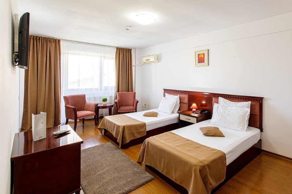 Lira Pacific Aparthotel