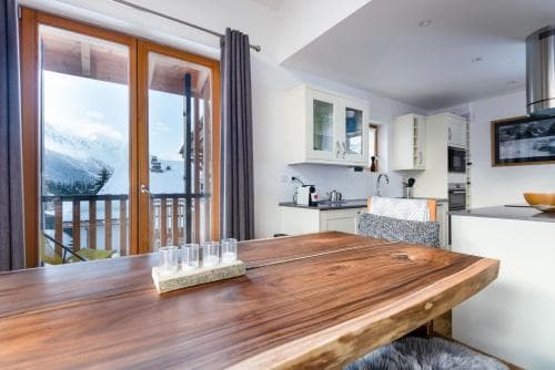 Yeti Lodge Chalets