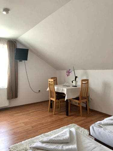 Hotel Alex