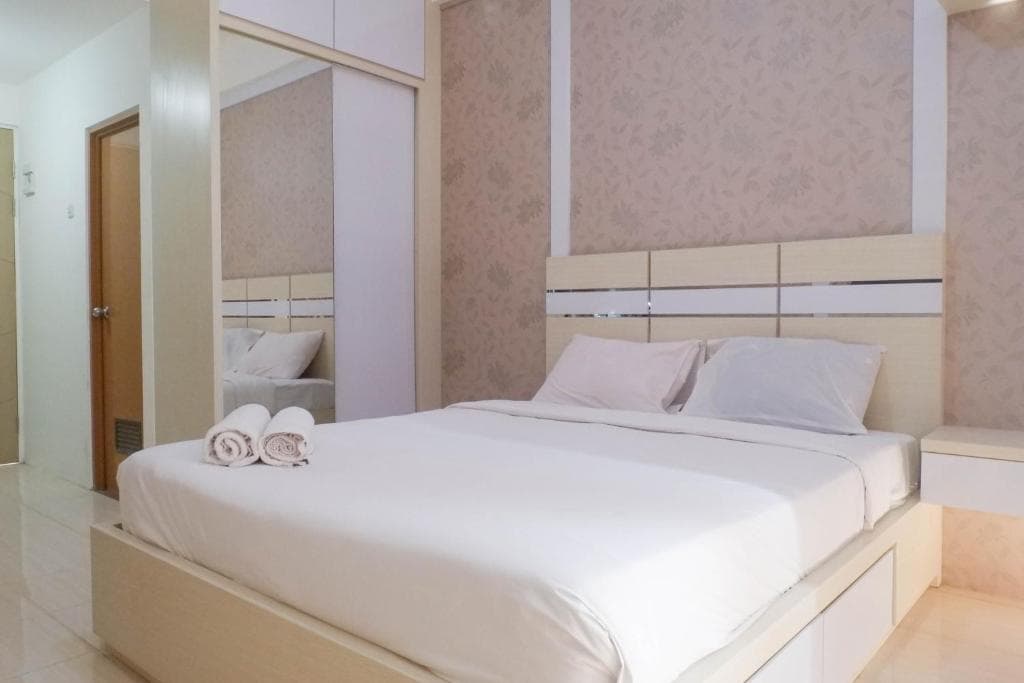 Spacious & Comfortable Studio Apartment at Bale Hinggil By Travelio