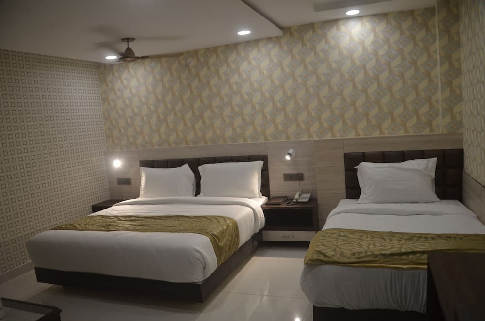 Hotel Rajeev Regency