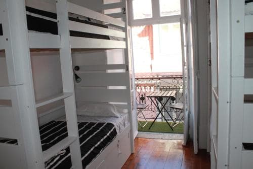 Surf in Chiado Hostel