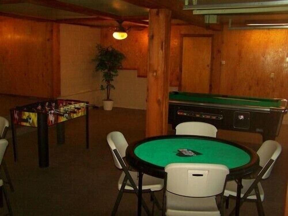 Golden Bear Cottages