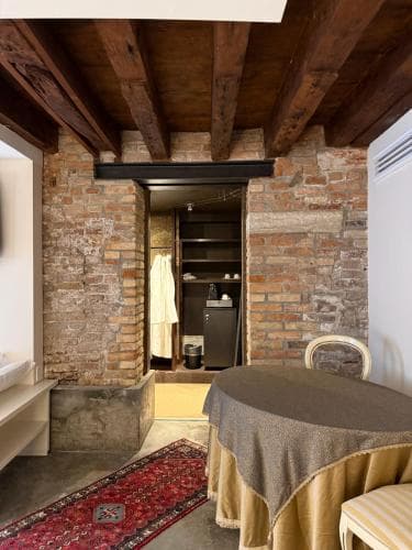 Avogaria 5 Rooms