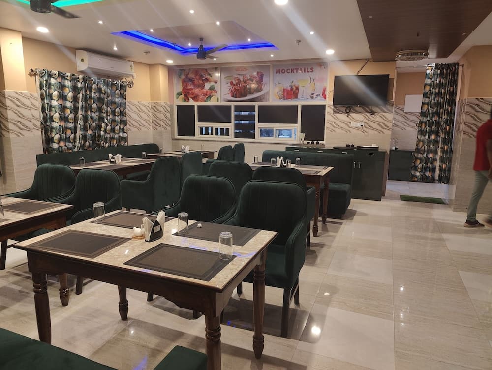Hotel Jayadeep