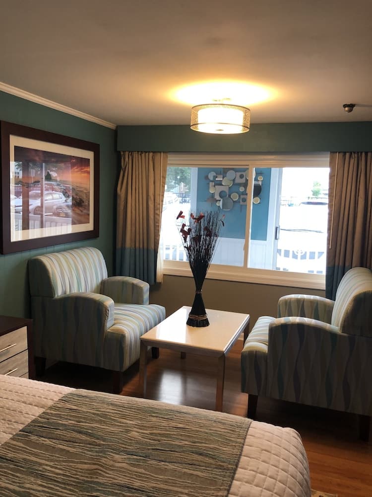 SeaCoast Inn