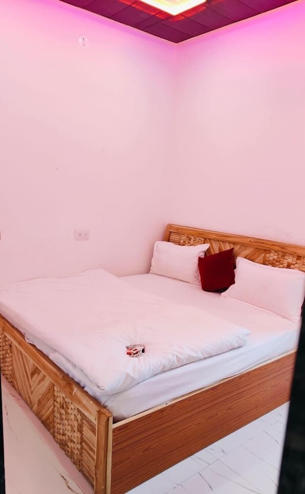 Ram Basant Hotel & Resturant