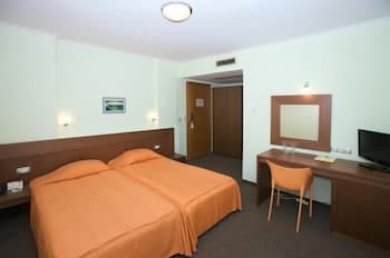 Jeravi Hotel