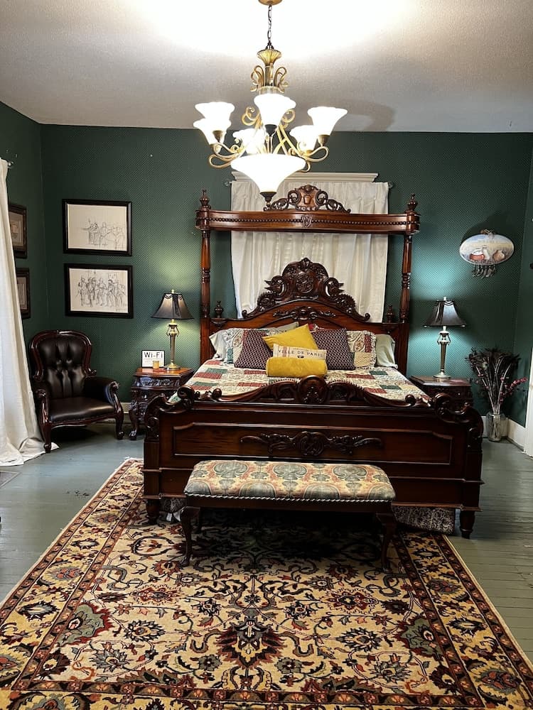 The Commodore B & B