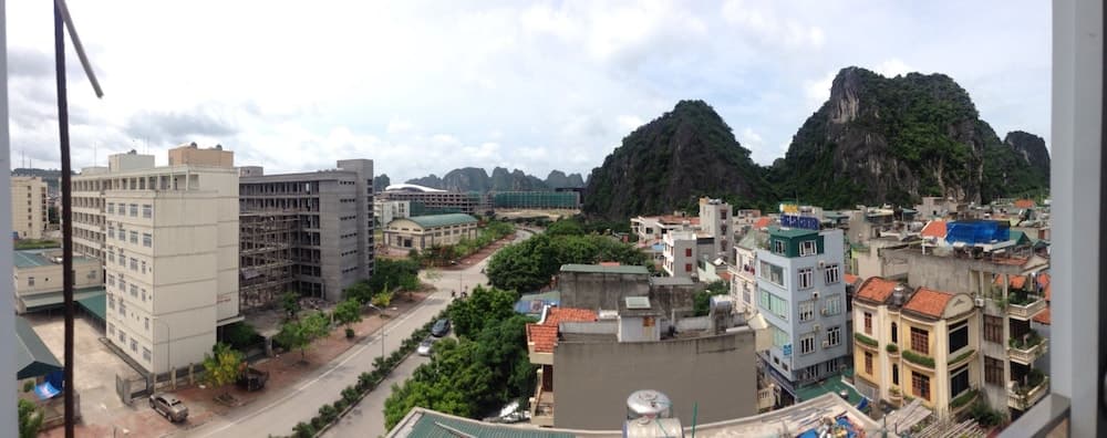 Kocmoc Ha Long
