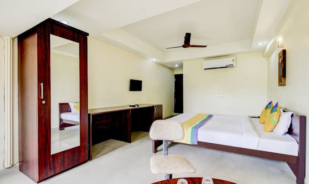Treebo Trip Hotel Aditya