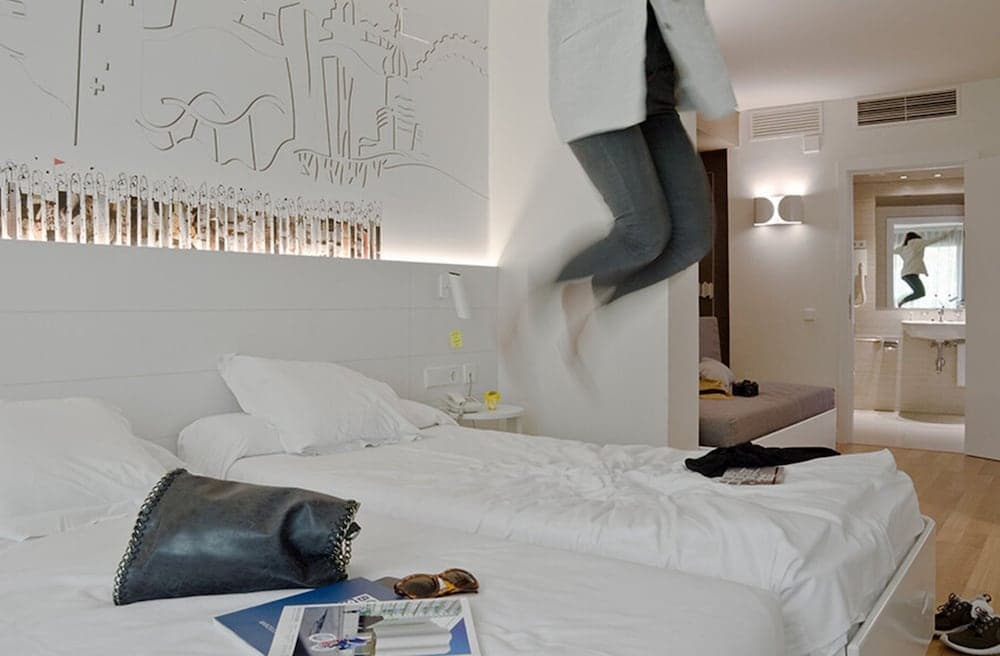 Pol & Grace Hotel