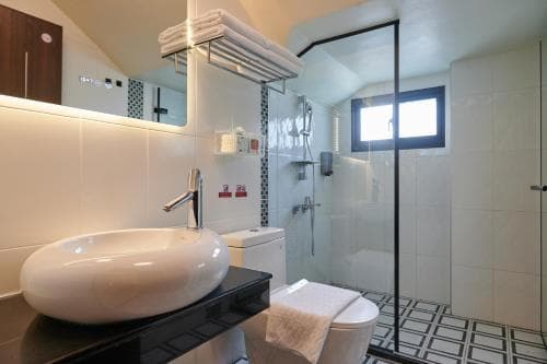 Avenue B&b