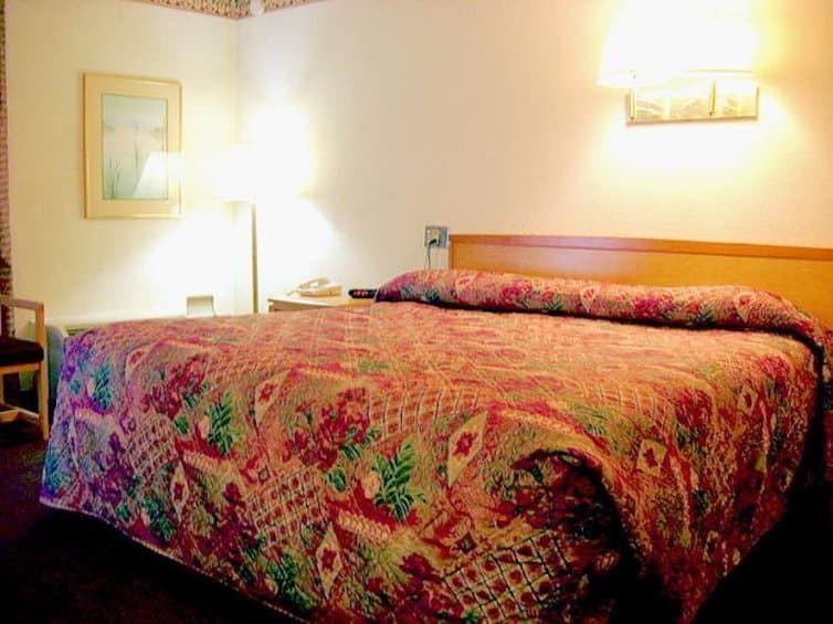 Bradbury Inn & Suites
