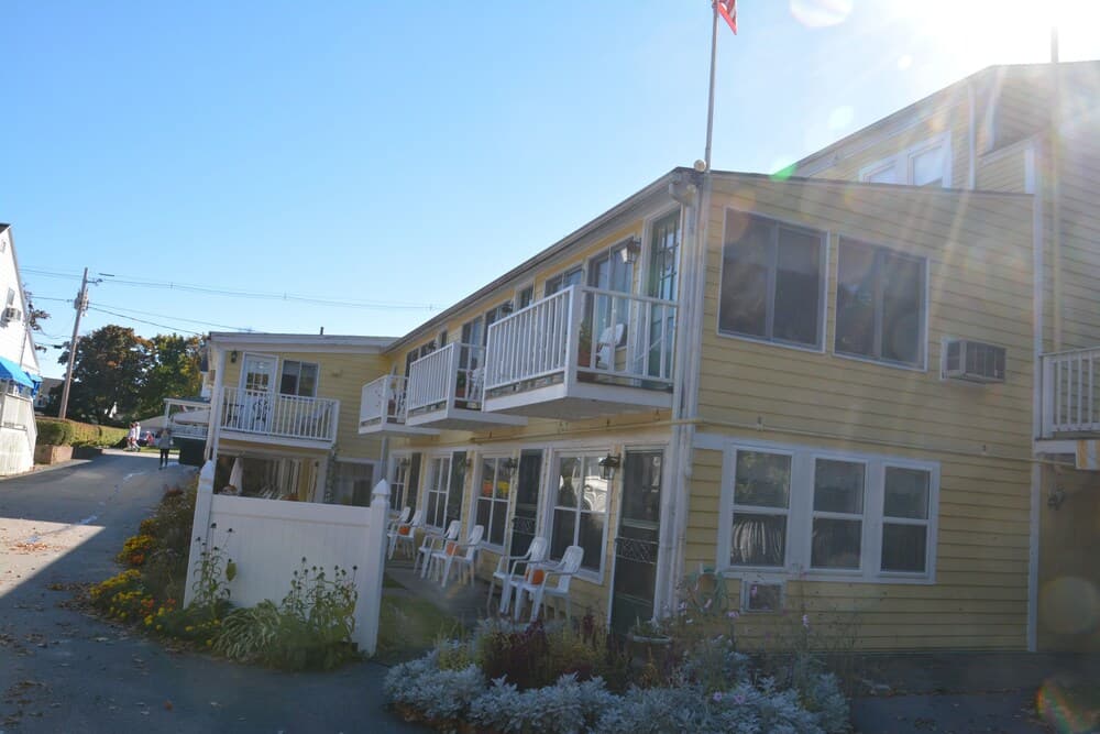 Betty Doon Hotel