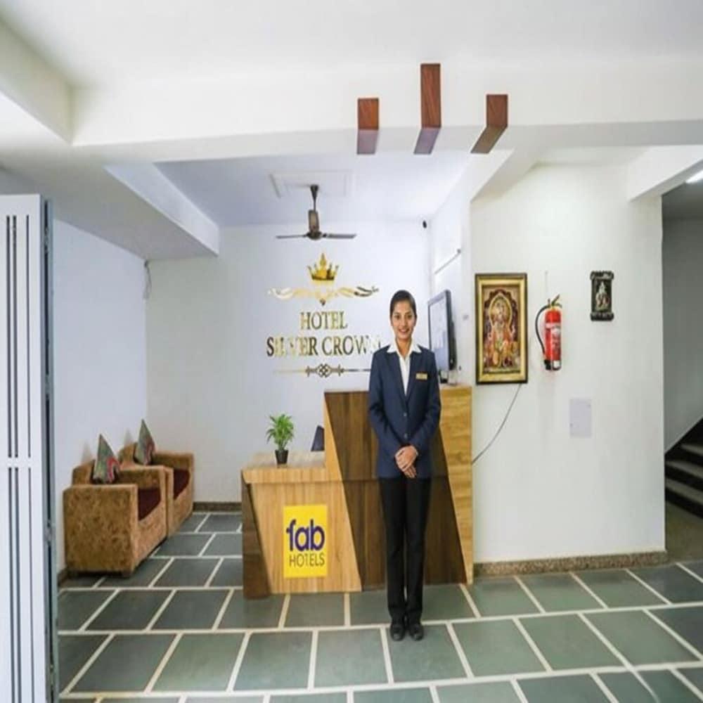 FabHotel New Silver Crown