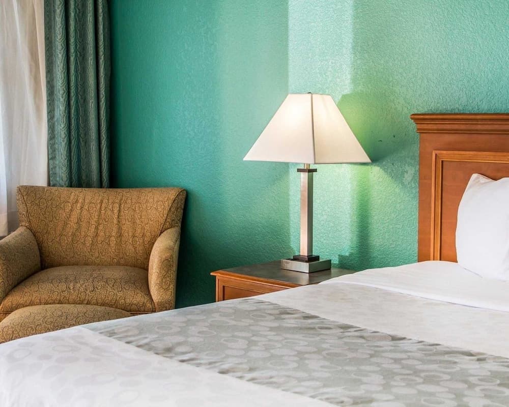 Quality Inn Tulsa Central