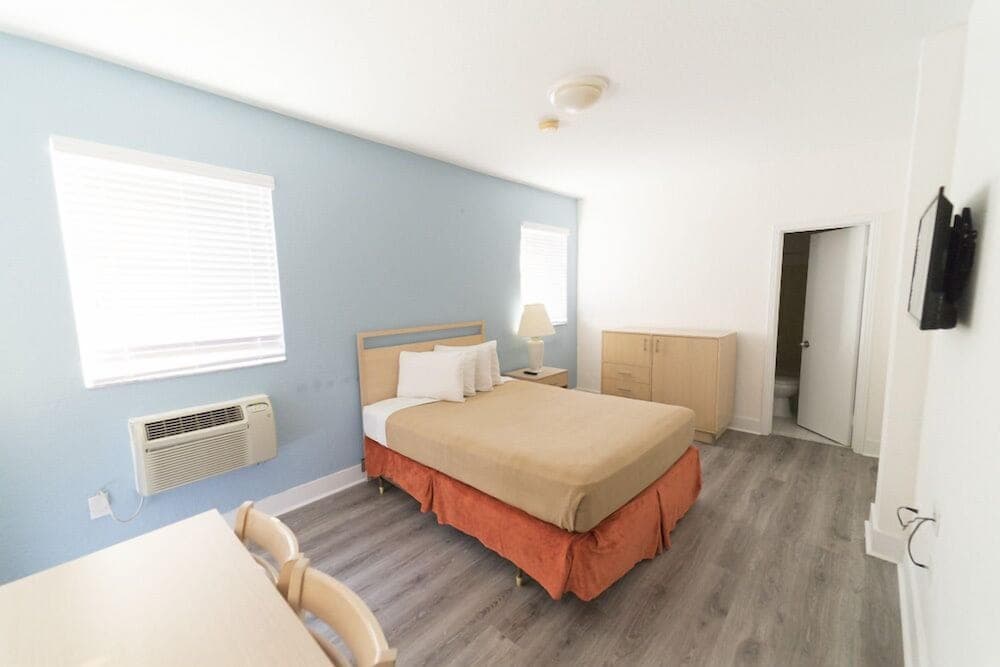 Ocean Surf Hotel