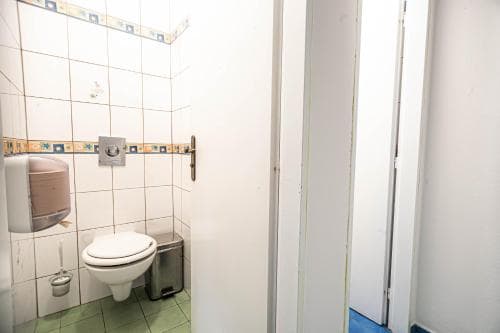 Hostel 99